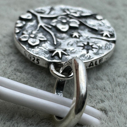 Charm Medallón Flor De Cerezo