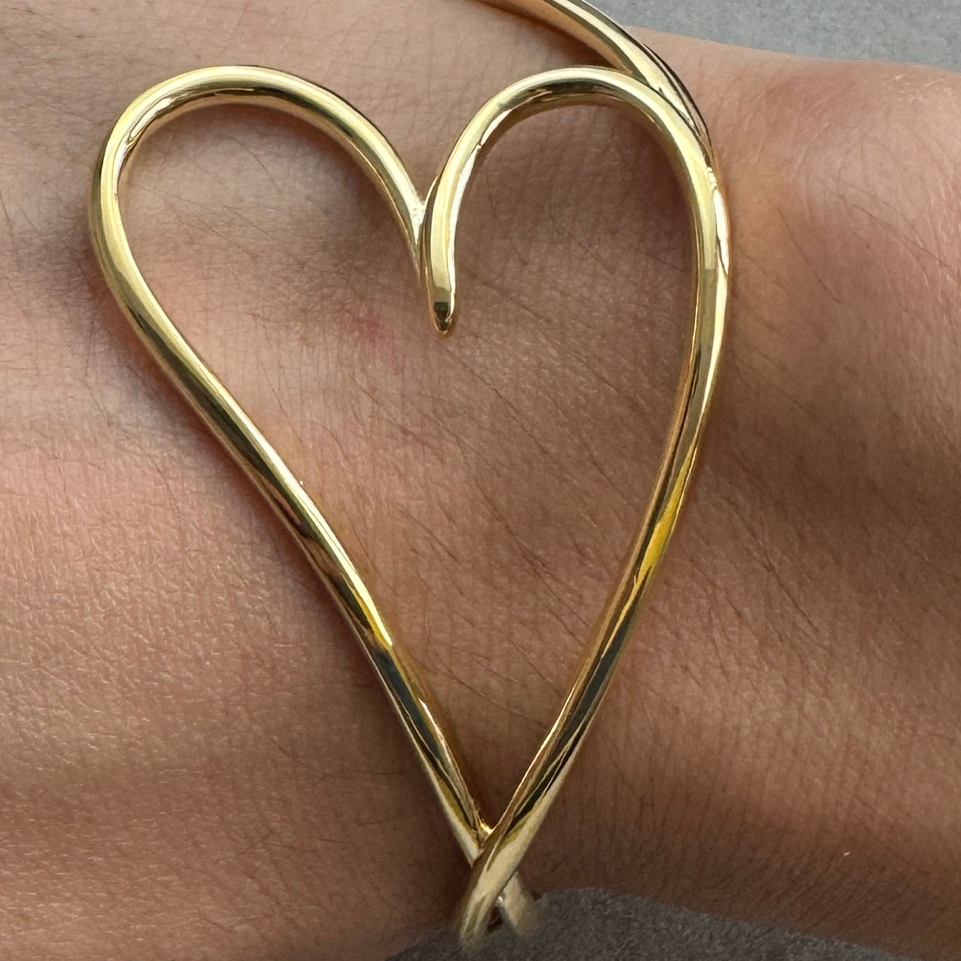 Brazalete Rígido Corazón Forma Orgánica