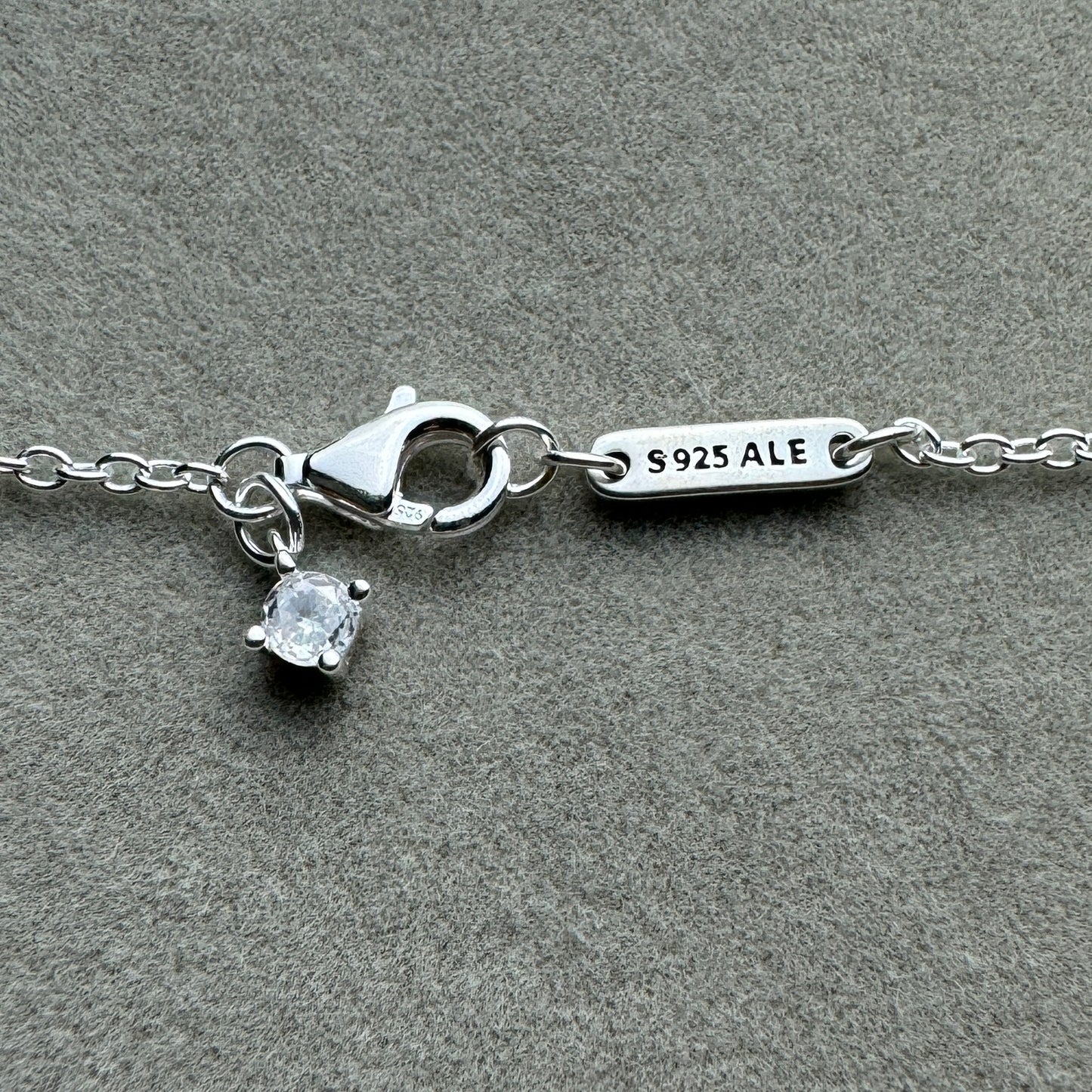 Collar Insignia Redonda En Pavé 45 cm (Ajustable A 44 Y 41 cm)