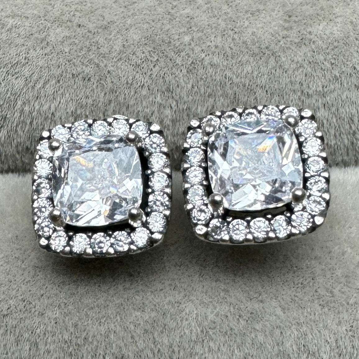 Aretes Halo Cuadrado