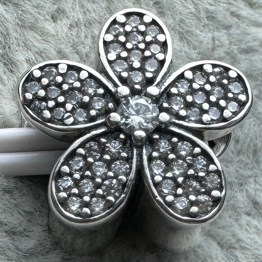 Charm Flor Brillante Transparente