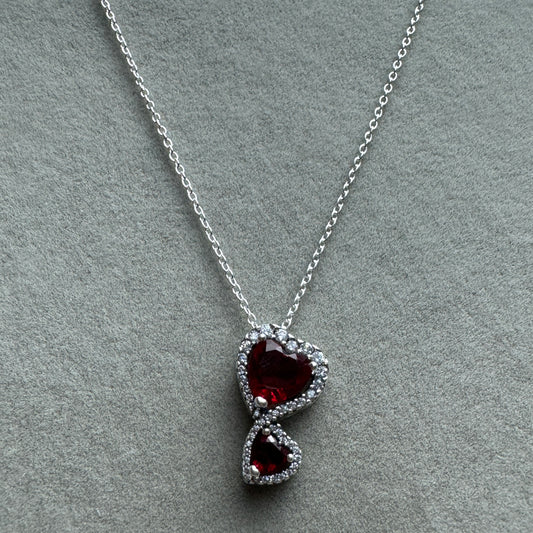 Collar Doble Corazón Rojo Brillante 60 cm (Ajustable A 57 Y 53 cm)
