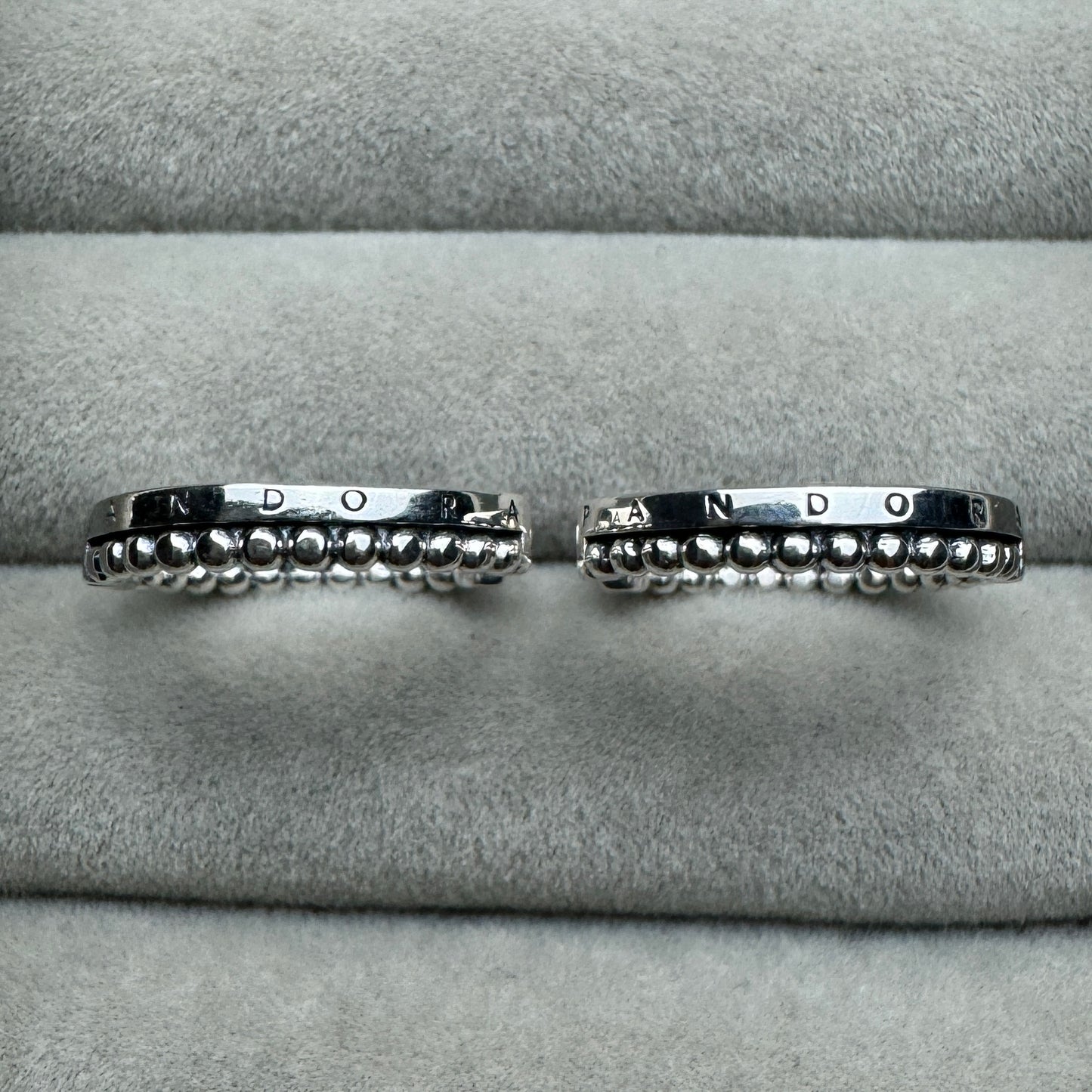 Aretes Bolitas Y Logotipo