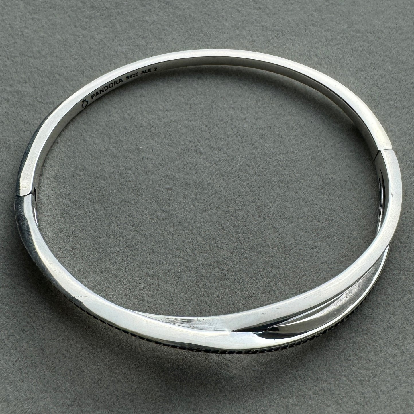 Brazalete Rígido Entrelazado