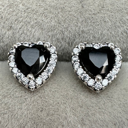 Aretes De Botón Corazón Elevado Negro