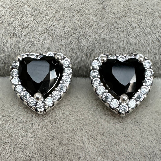 Aretes De Botón Corazón Elevado Negro