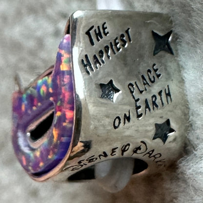 Charm Letra D Opalescente Disney Parks